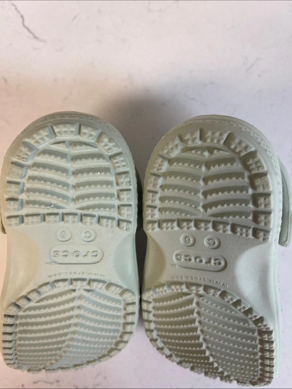 Crocs Classic Clog - Plaster - Celery Green - Size 6 Style Number 206990